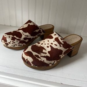 EUC Matisse “Holly” Cow Print Clogs - Calf Hair